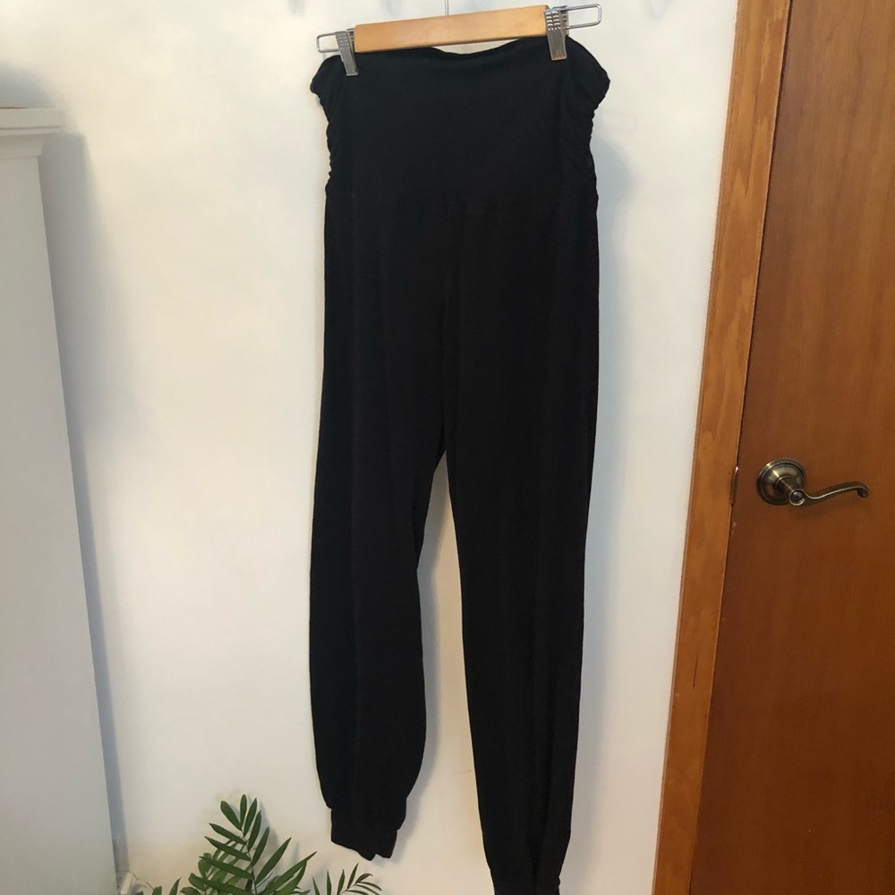 Maternity black joggers!